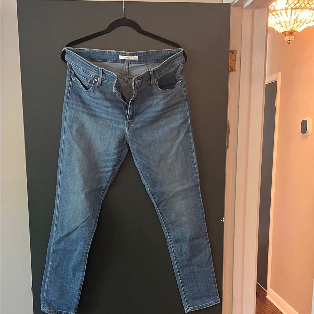 Levi's Women's Skinny Jeans in Blue